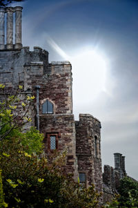 Old ruin building against sky