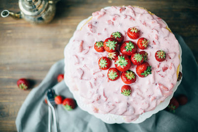 Directly above shot fruitcake on stand