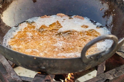 Hot boiling refined oil from flat angle