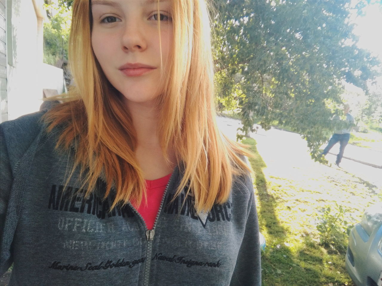 PORTRAIT OF YOUNG WOMAN IN HAIR