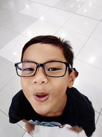 Portrait of young man wearing eyeglasses