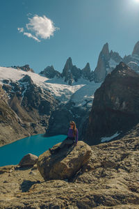 Girl posing close to fitzroy mountain in pantagonia