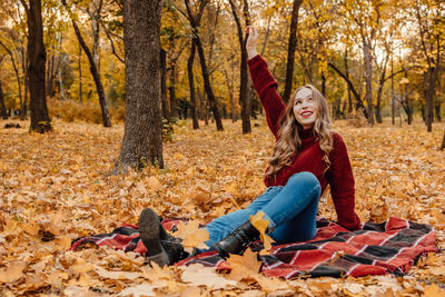 Activities for happy fall, improve yourself, ways to be happy and healthy autumn. embrace life, 