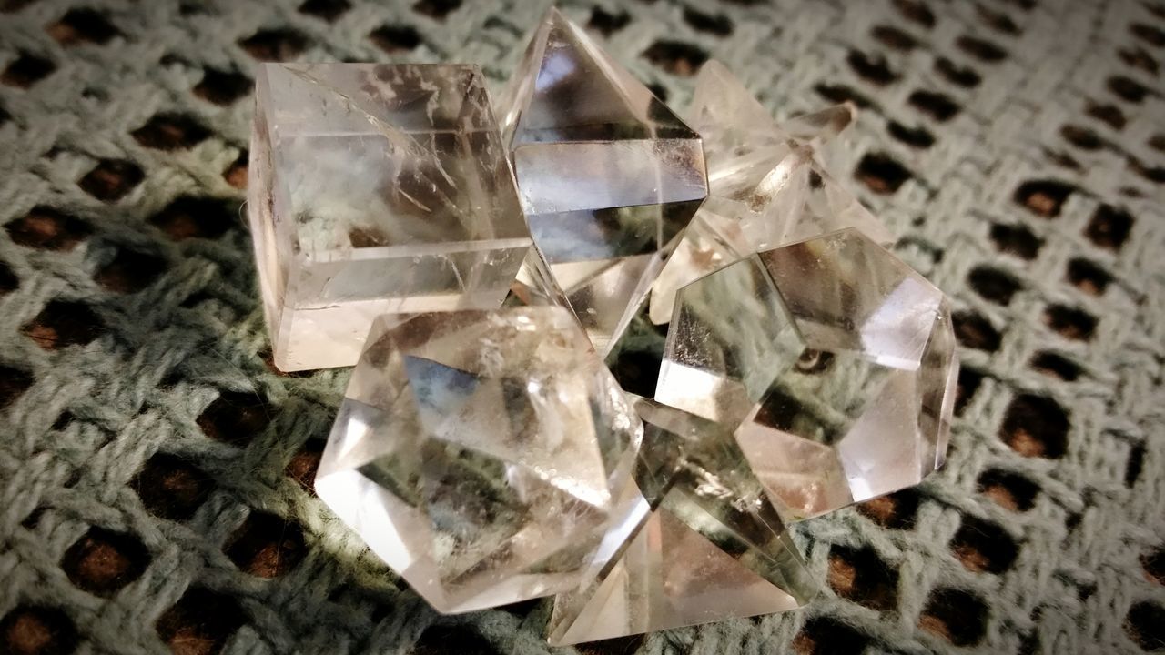 Quartz pyramid