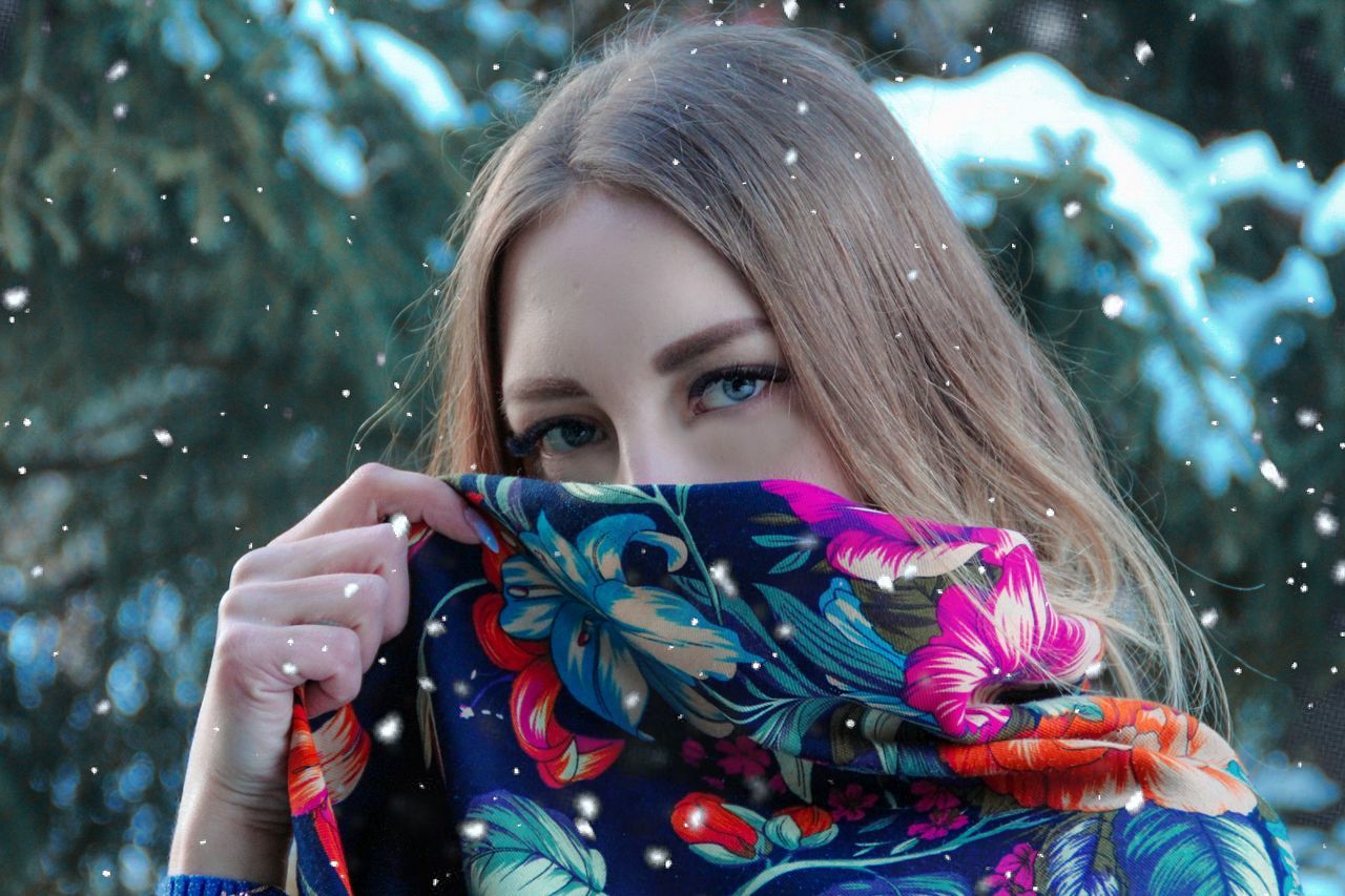 portrait, one person, headshot, young adult, front view, young women, looking at camera, beautiful woman, winter, women, snow, beauty, clothing, leisure activity, focus on foreground, cold temperature, real people, warm clothing, scarf, snowing, teenager