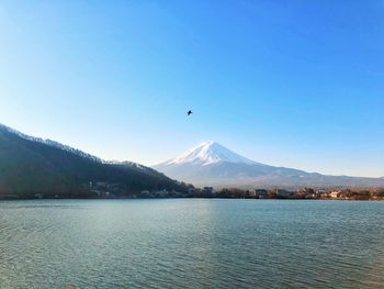 Early morning with mount fuji at kawaguchi lake.