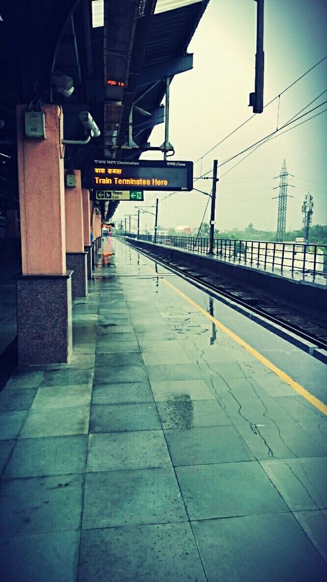 Rain @a metro station