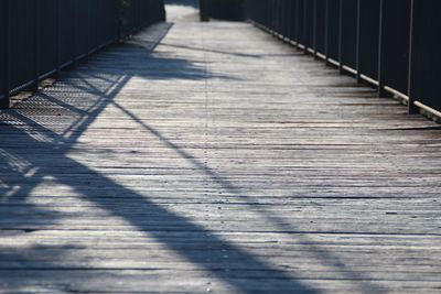 Surface level of boardwalk on footpath