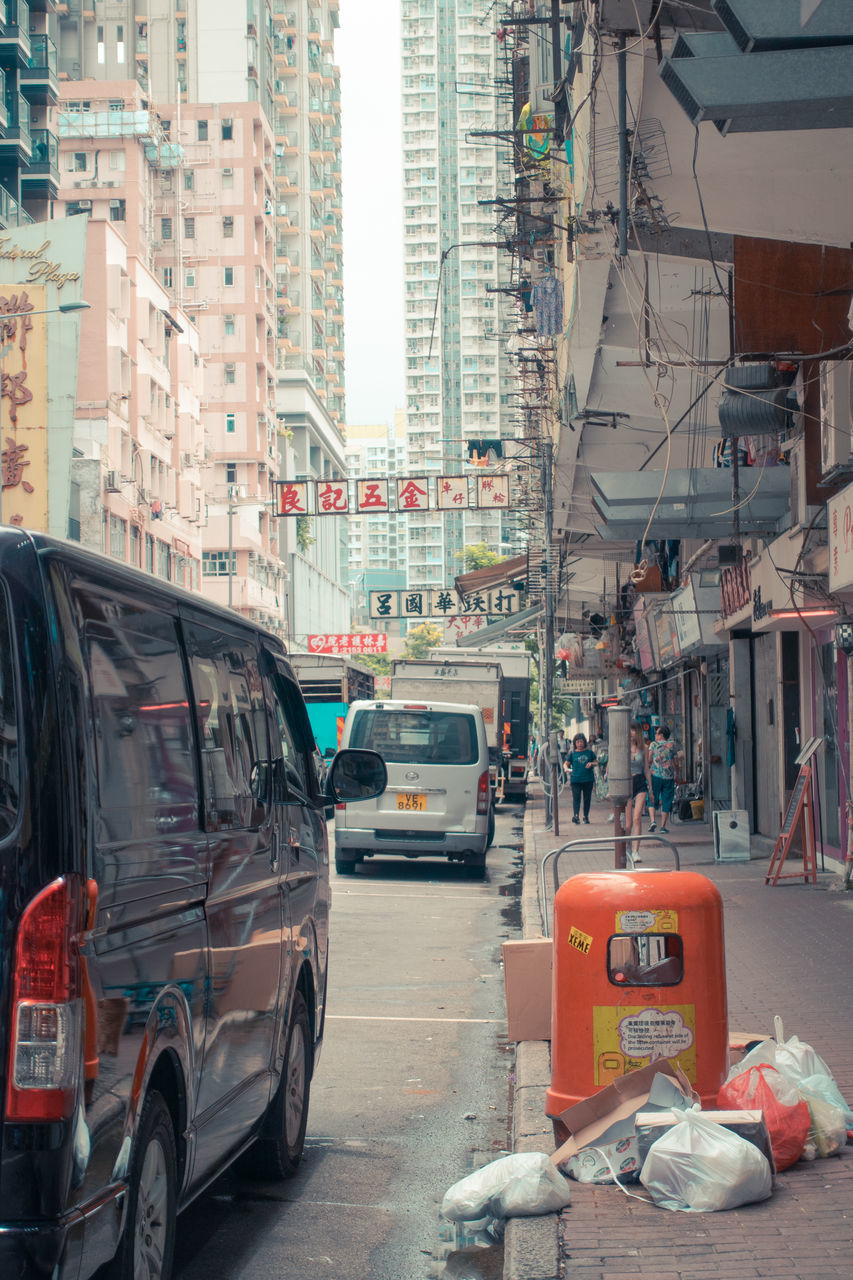 VIEW OF TRAFFIC ON CITY STREET