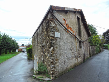 Road leading to house