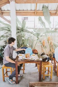 Man sitting in restaurant