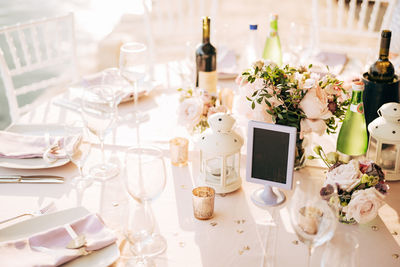 Close-up of white roses on table