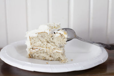 Close-up of chocolate cake in plate on table