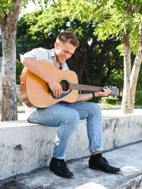 Man playing guitar