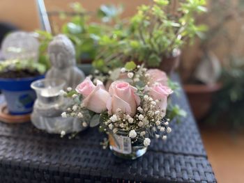 Close-up of rose bouquet on table