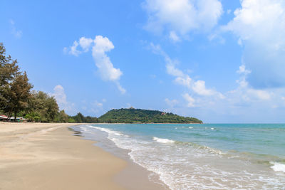 Beautiful sea at baan grood beach, bang saphan, prachuap khiri khan