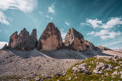 Panoramic view of the sexten dolomites in italy. view of the three peaks.