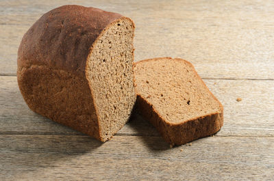 Close-up of bread on cutting board