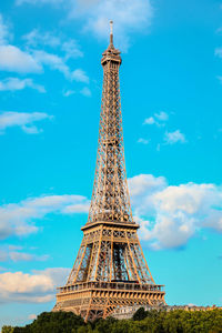 Eiffel tower in paris, france 