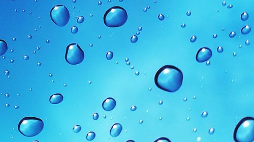 Close-up of bubbles in water