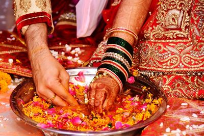 Groom and bride at traditional wedding 