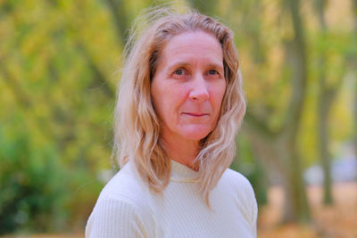 Portrait of a smiling woman