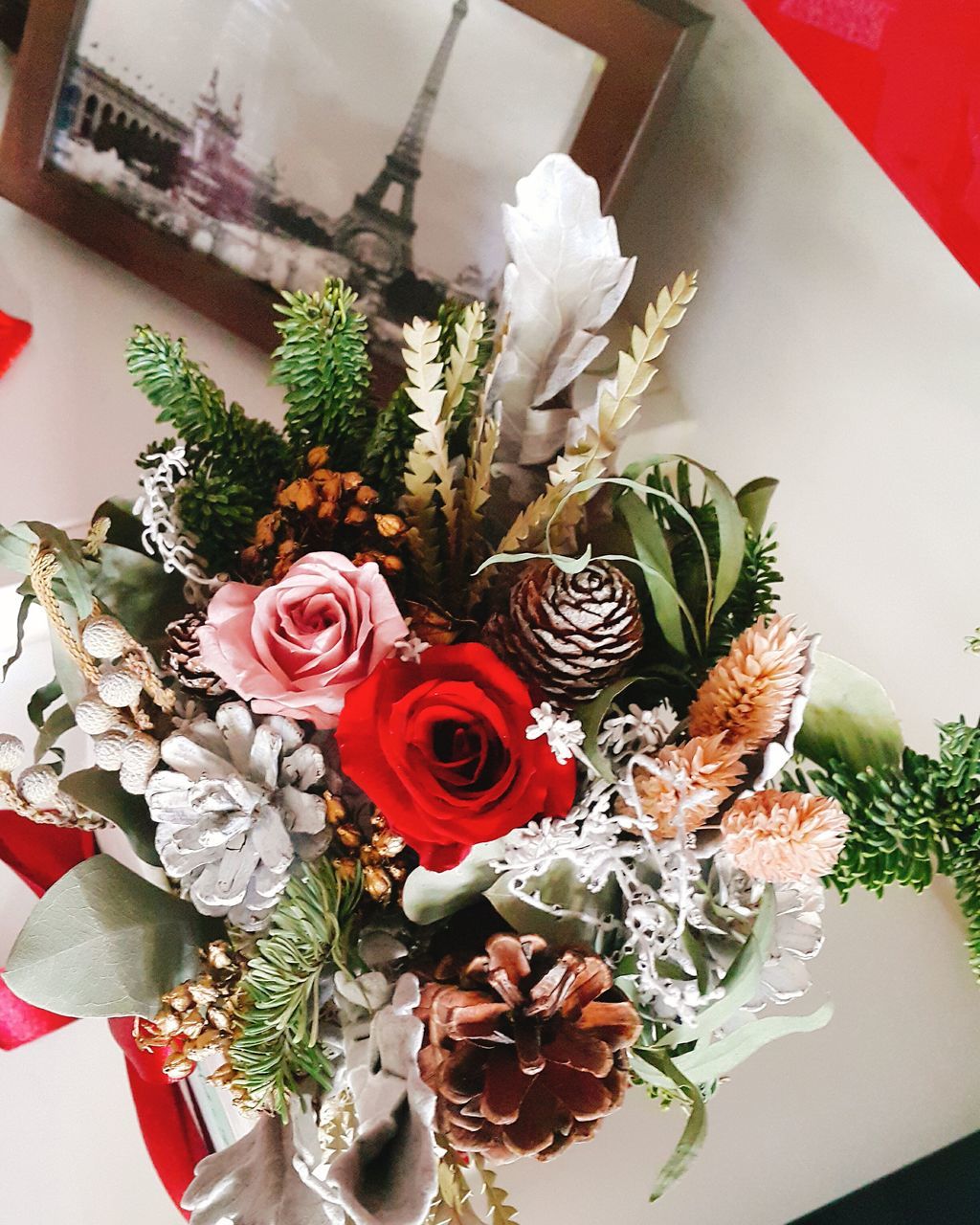 CLOSE-UP OF BOUQUET OF ROSES