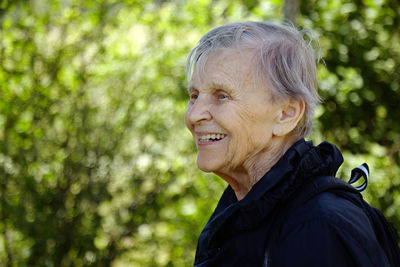 Portrait of a smiling young woman