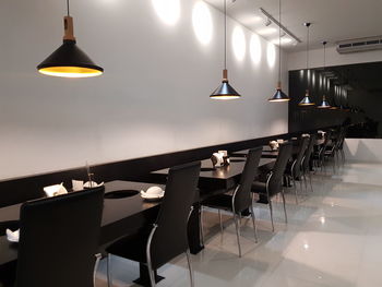 A restaurant that decorated in black and white tone color