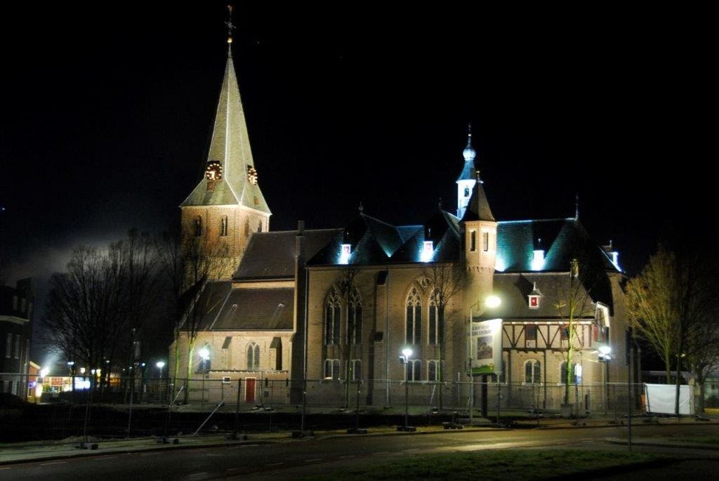 night, religion, place of worship, illuminated, architecture, building exterior, church, built structure, spirituality, cathedral, dome, sky, facade, cross, dark, history, outdoors, low angle view