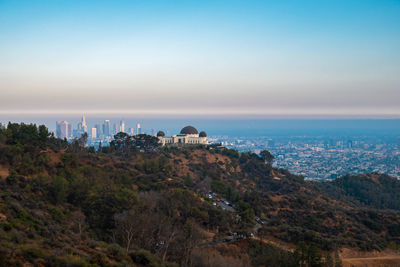 Panoramic view of griffith observatory and los angeles city.