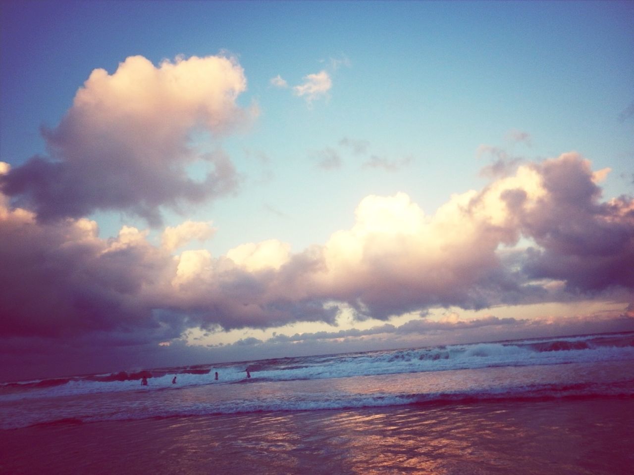 sea, horizon over water, water, sky, beach, tranquil scene, scenics, tranquility, beauty in nature, cloud - sky, shore, nature, idyllic, sunset, cloud, cloudy, sand, waterfront, outdoors, dusk