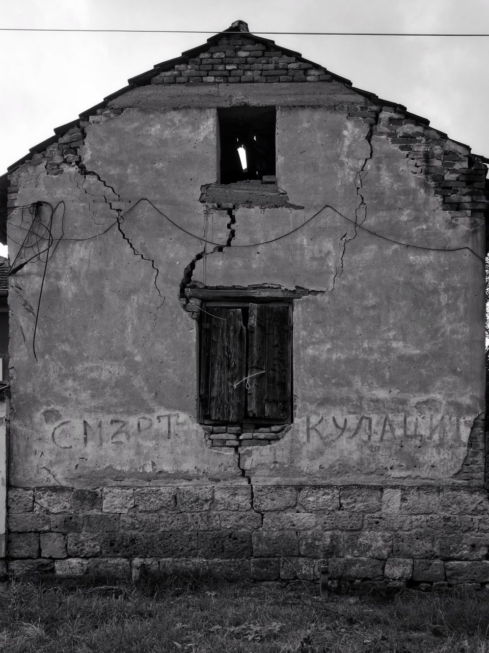 architecture, built structure, building exterior, abandoned, no people, outdoors, day, sky