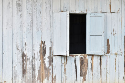 Full frame shot of old abandoned house