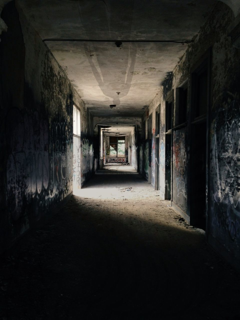 indoors, architecture, abandoned, built structure, old, obsolete, corridor, deterioration, ceiling, interior, run-down, damaged, the way forward, wall - building feature, building, weathered, wall, empty, messy, tunnel