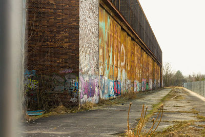 Graffiti on wall of building