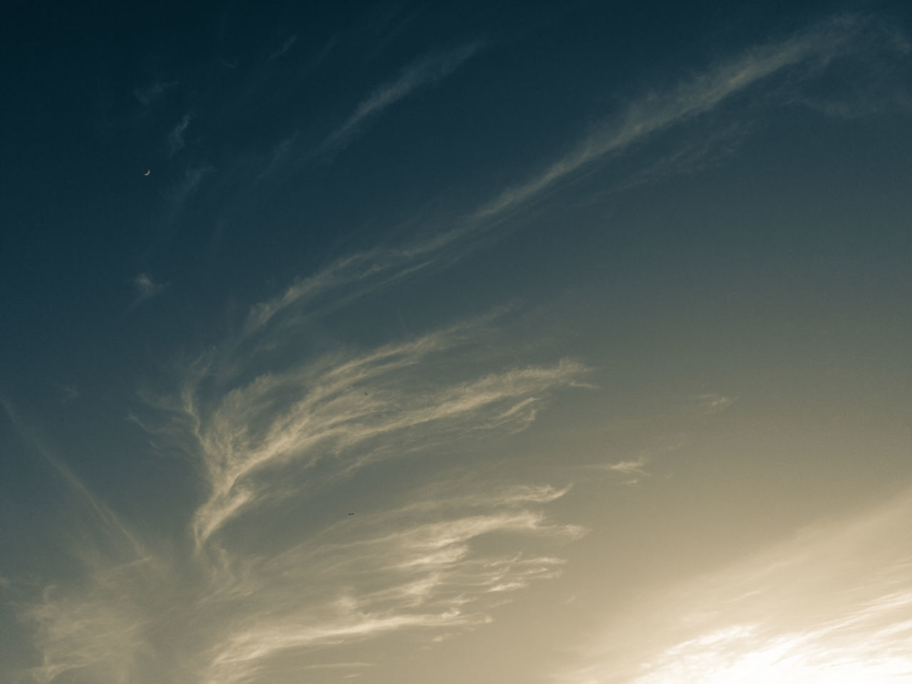 sky, cloud - sky, nature, beauty in nature, low angle view, sky only, scenics, tranquility, no people, tranquil scene, backgrounds, outdoors, day, sunset