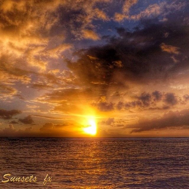 sunset, sea, sky, scenics, horizon over water, water, tranquil scene, beauty in nature, tranquility, cloud - sky, orange color, idyllic, waterfront, nature, cloudy, cloud, sun, dramatic sky, reflection, moody sky