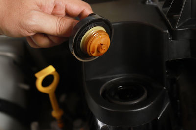 Check the engine oil before traveling.