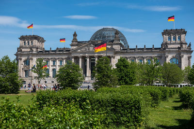 View of the reichstag building against sky