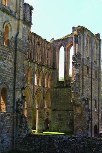 Old ruin building against sky