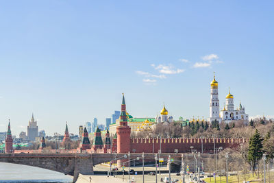 View from floating brige on annunciation cathedral and moscow kremlin