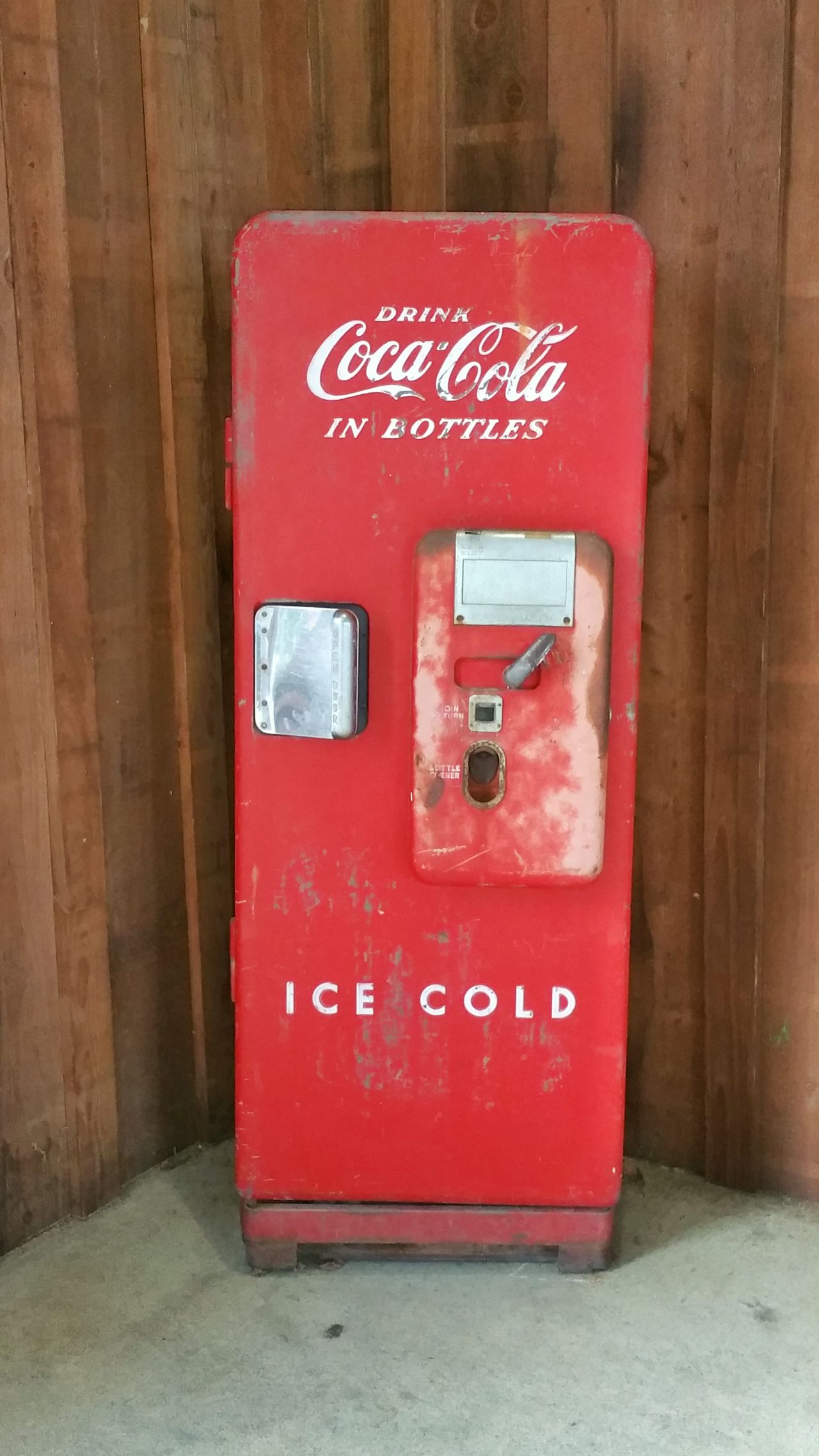 Old coca cola machine