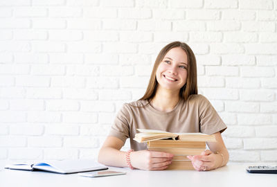 Portrait of a smiling young woman