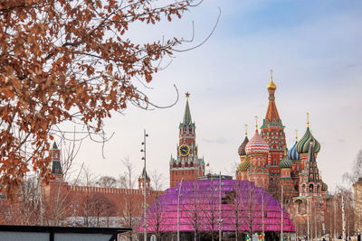 Panoramic view of moscow kremlin with spassky tower and saint basil's cathedral in center city 