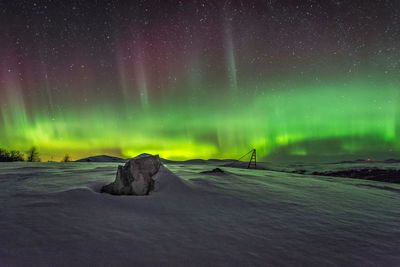 Aurora polaris at night