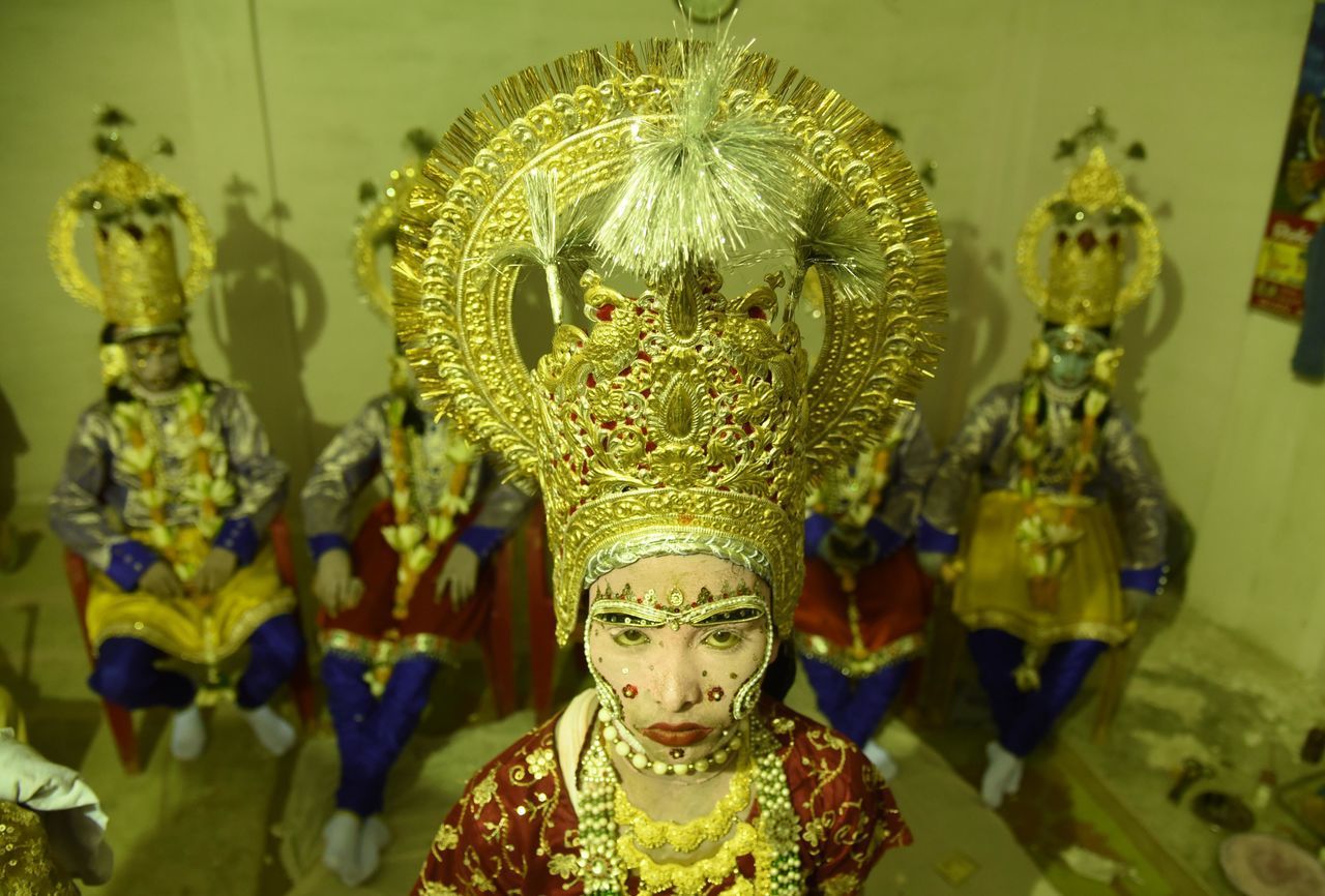 CLOSE-UP OF BUDDHA STATUE