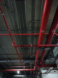 Red metal structure