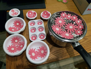 Homemade sugar paste flowers for cake decoration