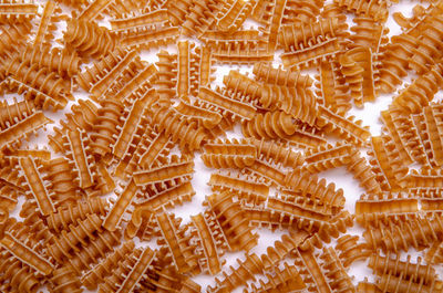 A heap of raw pasta